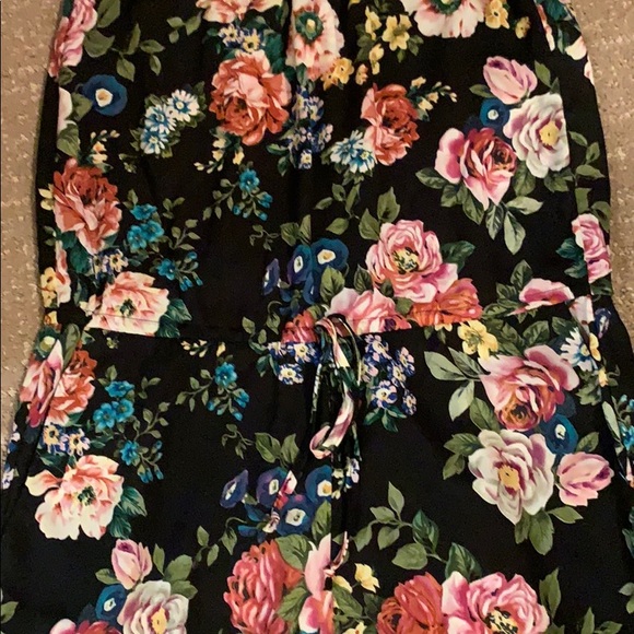 NWT🏷 Floral Jumpsuit - Picture 2 of 3